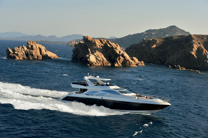 Daycruisers, luxury yachts